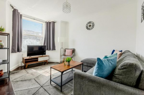 Bright 2BR Flat, Forest Gate, East London